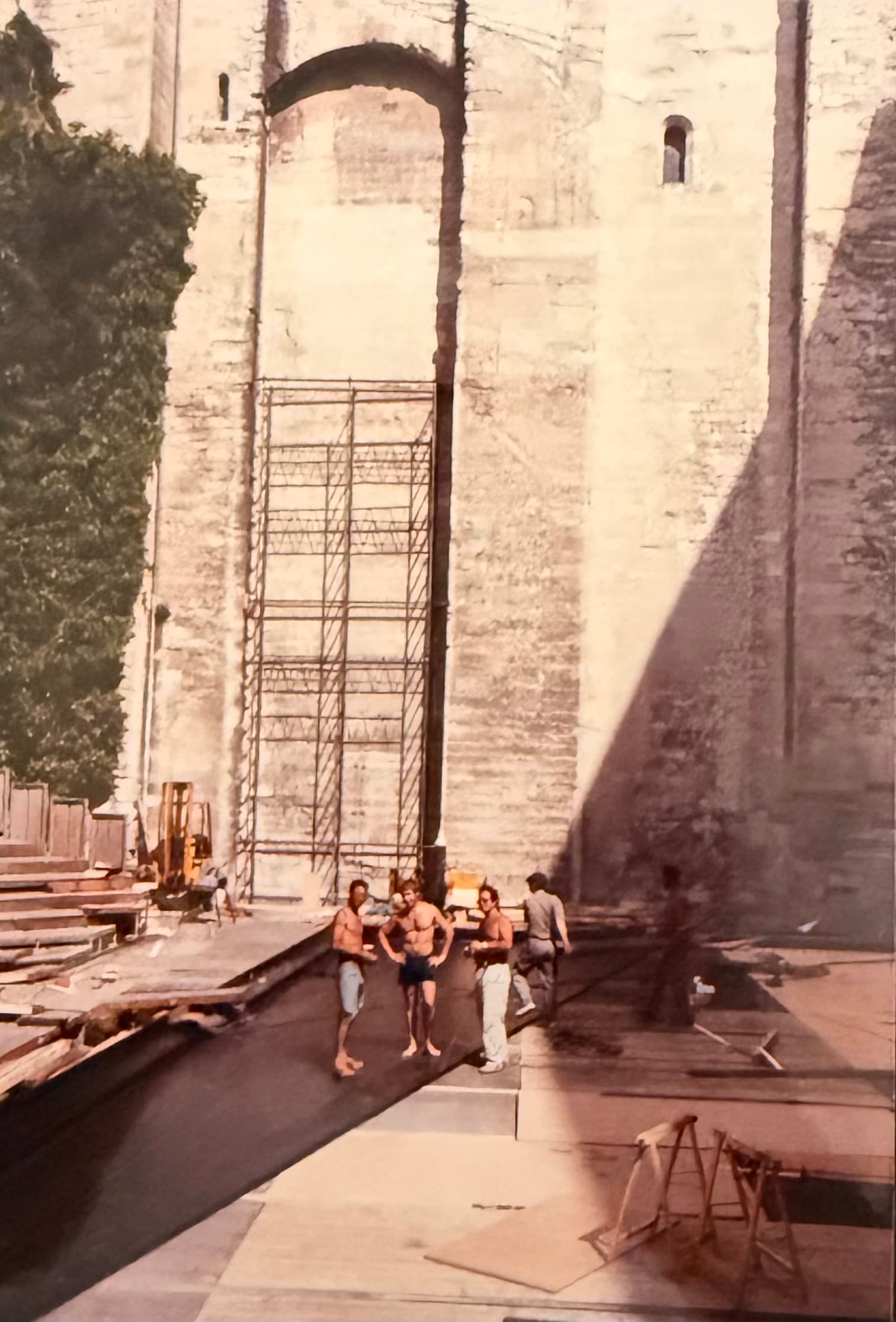 L'équipe Elbaz sur un chantier patrimonial, années 70/80