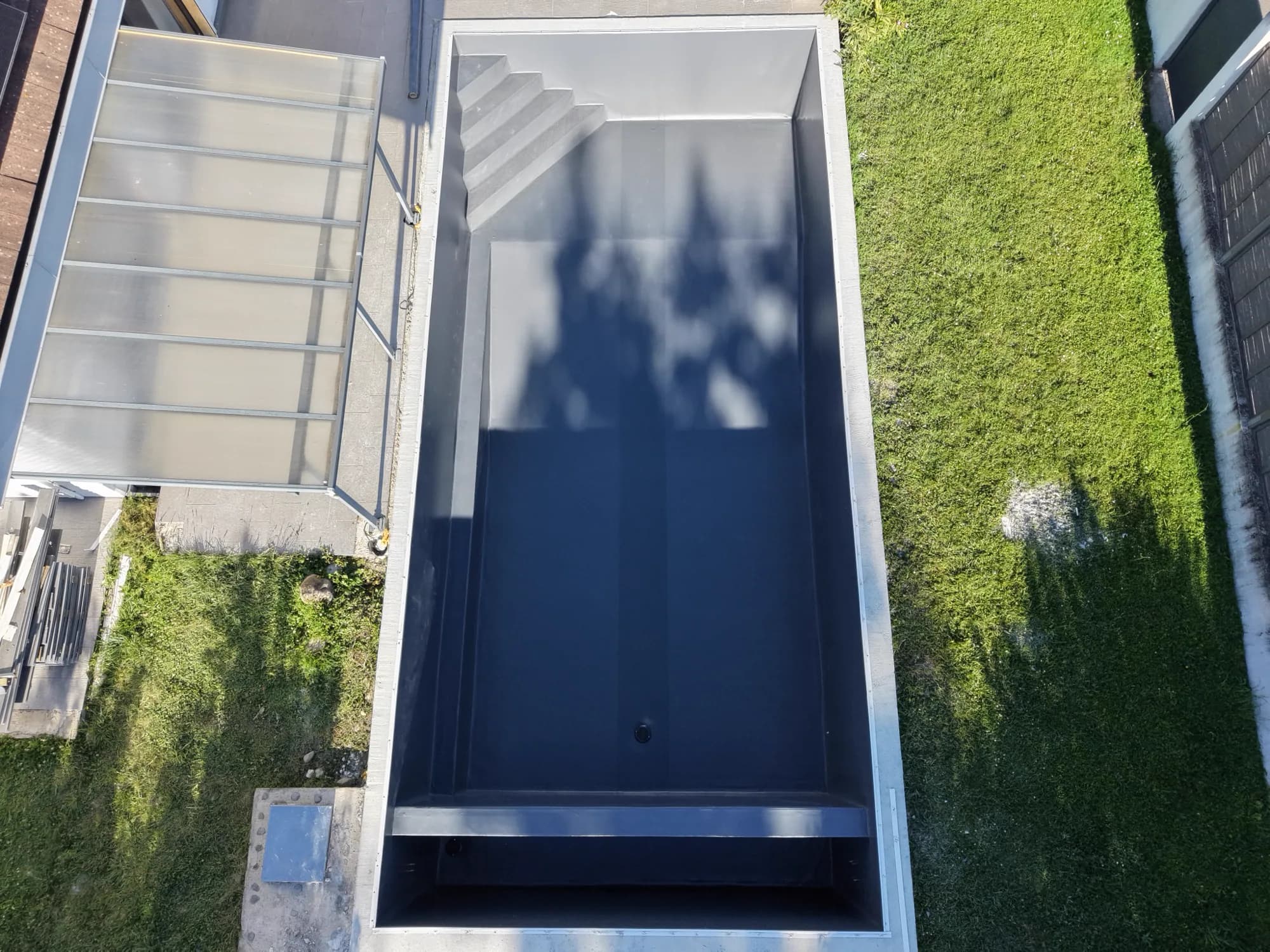 Gris anthracite — escalier d'angle